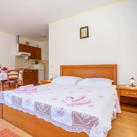 Yellow House * Stone Harbor